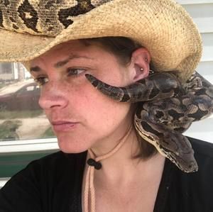 Meet your Posher, Carrie